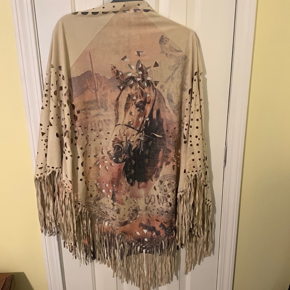 Horse 🐴 print shawl with fringe NWOT